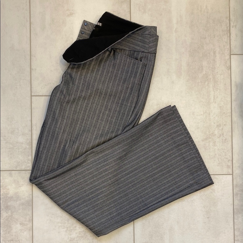 Express Gray Pinstripe Dress Pants - Picture 9 of 10